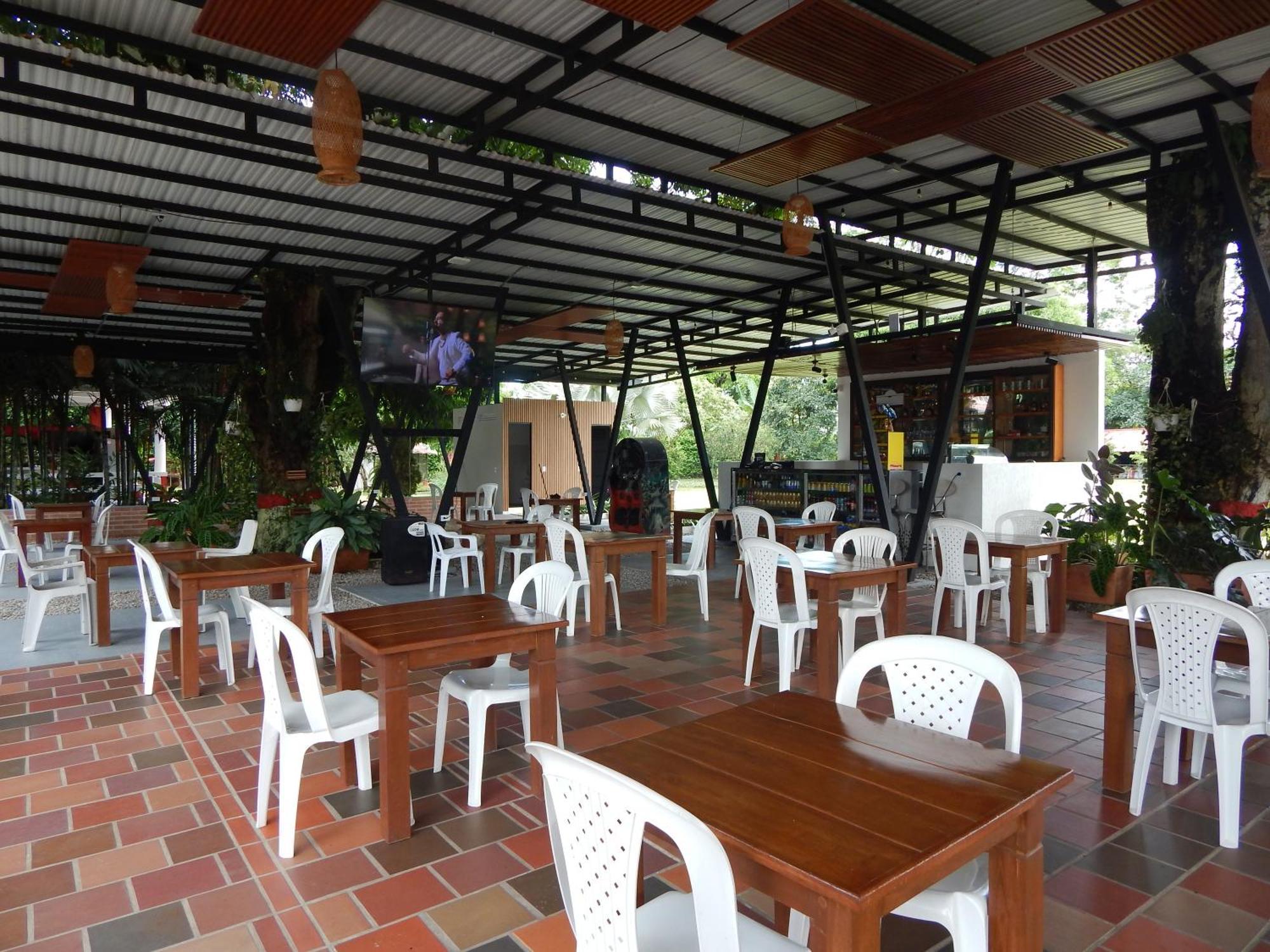 Hotel Campestre Las Palmas Sas Вилавиченцио Екстериор снимка