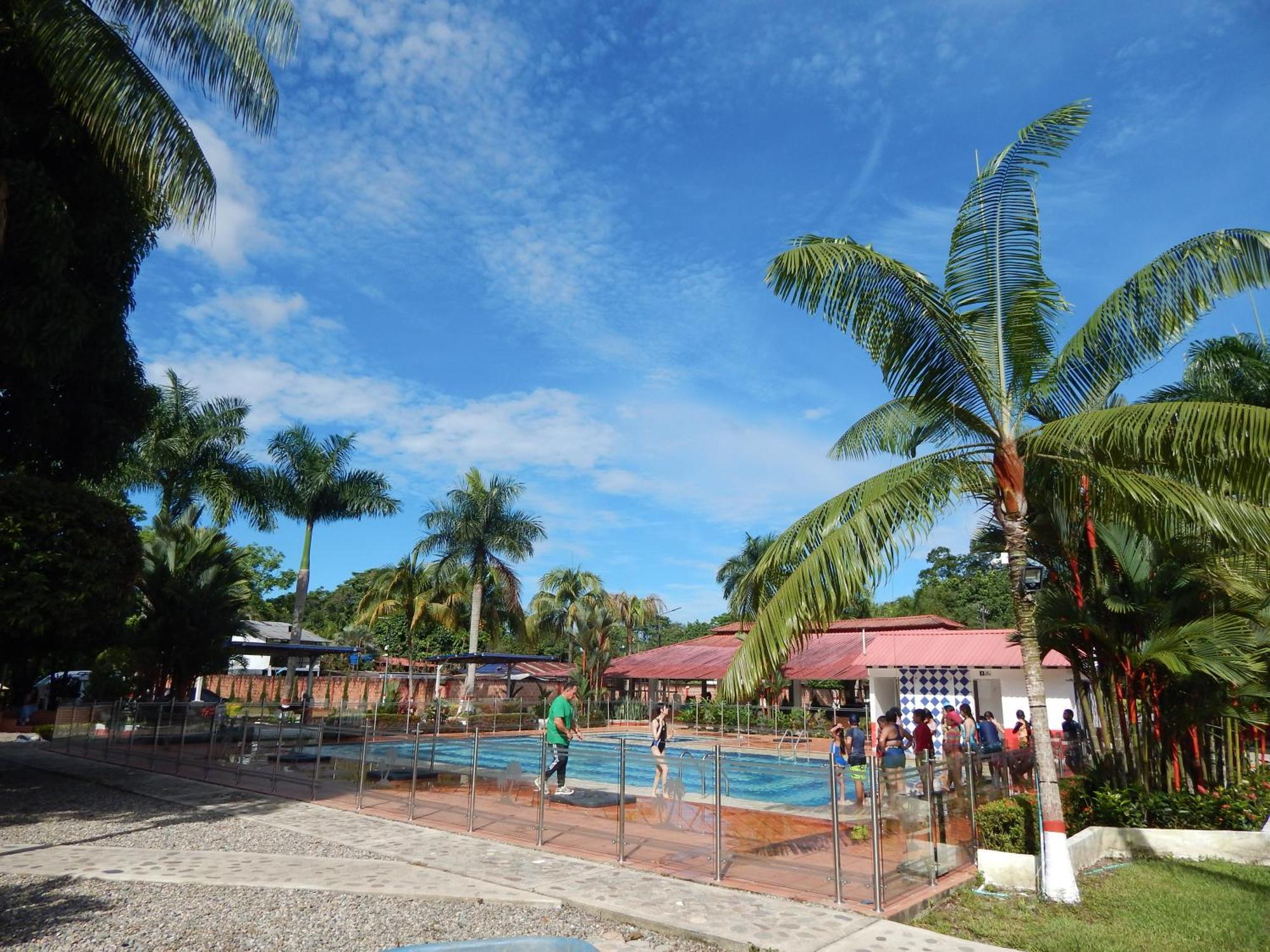 Hotel Campestre Las Palmas Sas Вилавиченцио Екстериор снимка