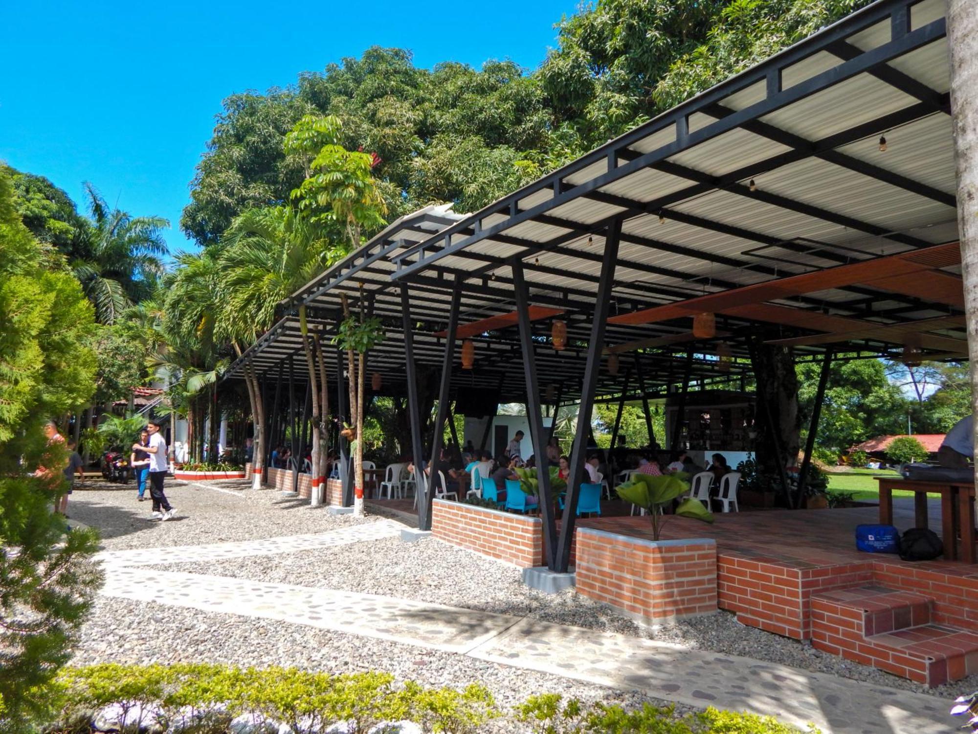 Hotel Campestre Las Palmas Sas Вилавиченцио Екстериор снимка