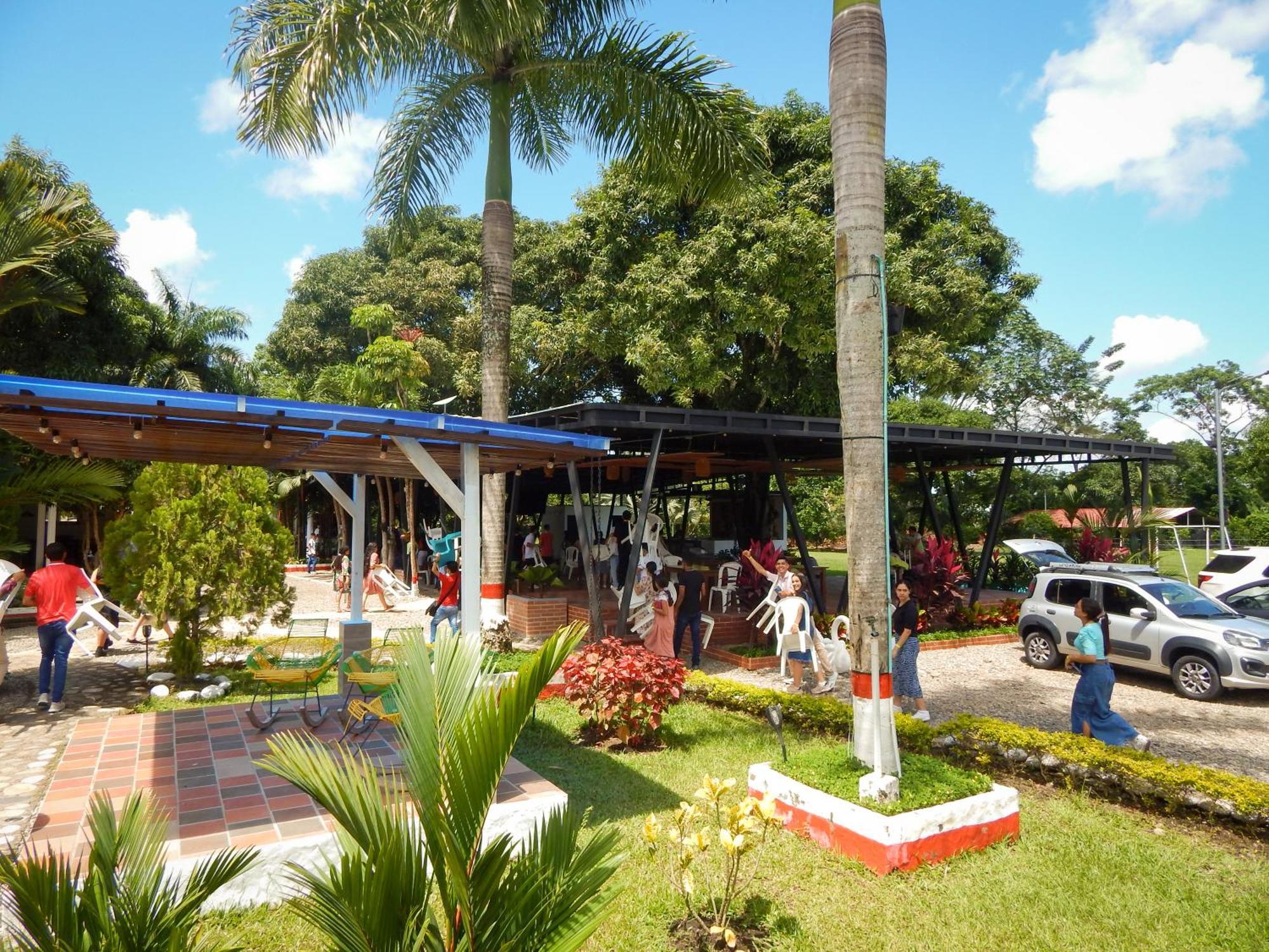 Hotel Campestre Las Palmas Sas Вилавиченцио Екстериор снимка