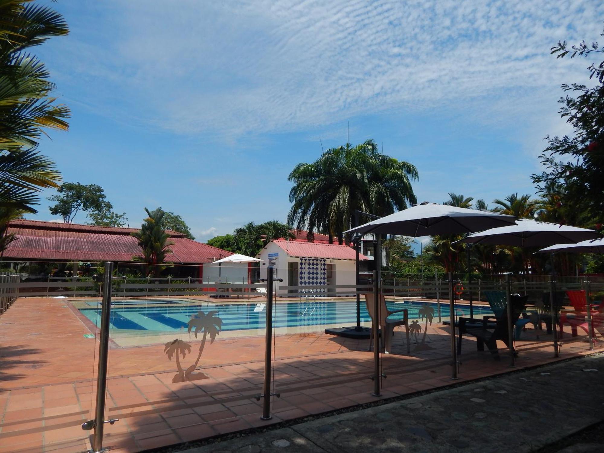 Hotel Campestre Las Palmas Sas Вилавиченцио Екстериор снимка
